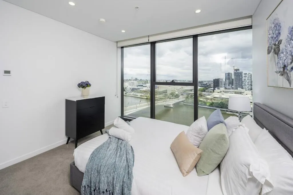 1404 Sophistication And Luxury On The Brisbane River By Stylish Stays